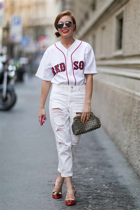 stylish baseball jersey outfits.